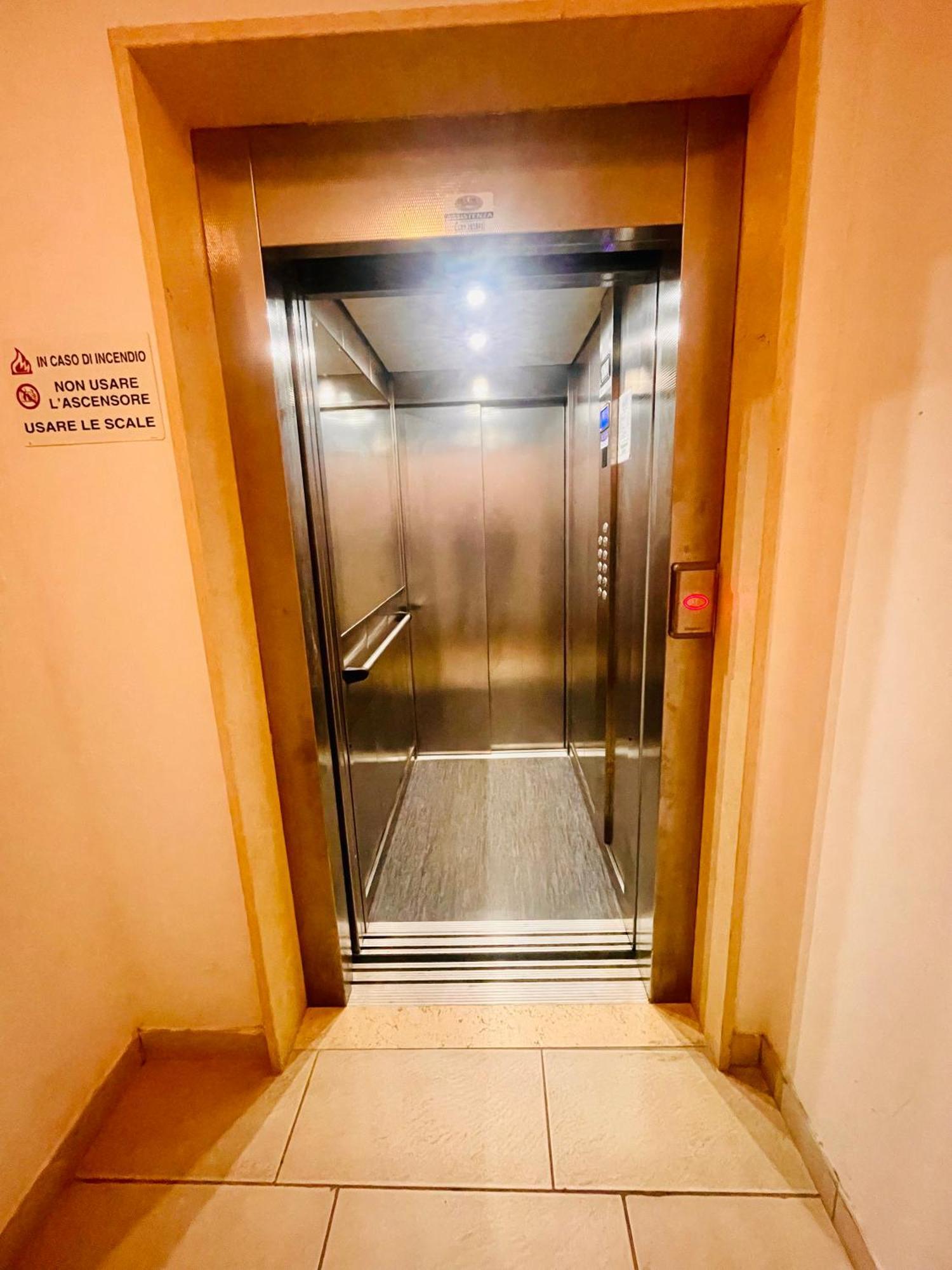 Appartamento Casa Adele Salerno Esterno foto
